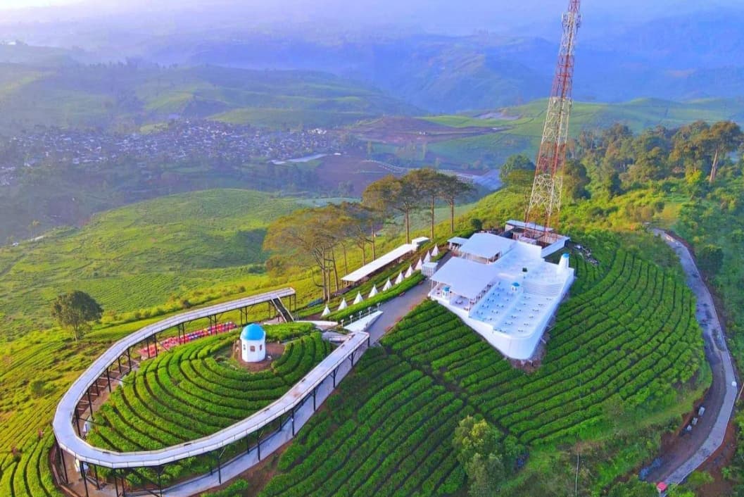 https://apiv2.easyticket.id/storage/destination/f9fdee3e-fe65-49c4-a610-e7682805614a.jpg